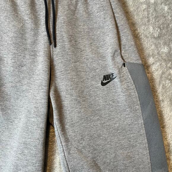 Nike Tech Women’s Size XS Fleece Mesh Shorts Gray Athletic Summer Athleisure - Picture 2 of 8